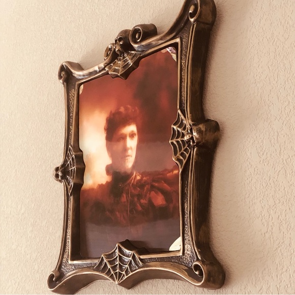 3D Changing Face Moving Portrait Picture frame Halloween Horror Decoration Party - Picture 3 of 17